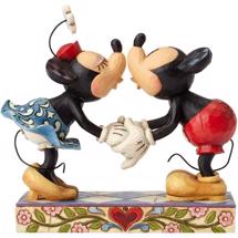 Disney Jim Shore 4013989 <BR> Mickey and Minnie Mouse Kissing Figurine